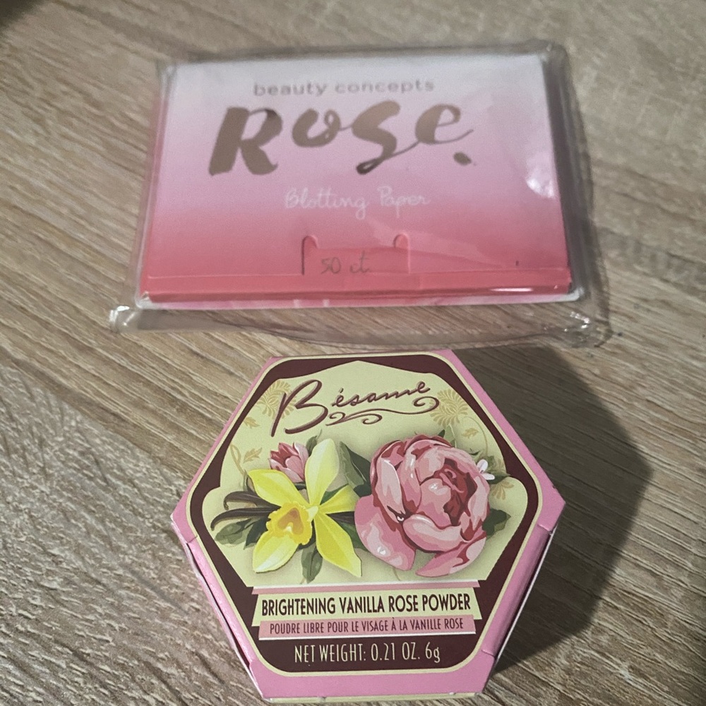 Bésame Brightening Vanilla Rose Powder